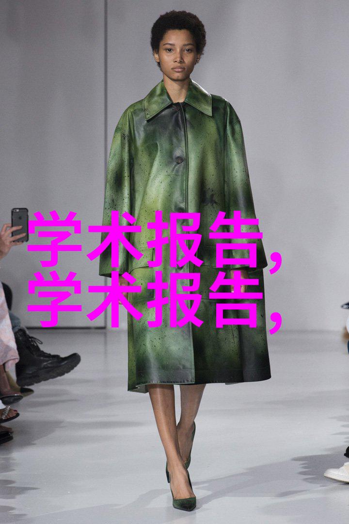 毛笔蘸水书写传统文化的悠久魅力